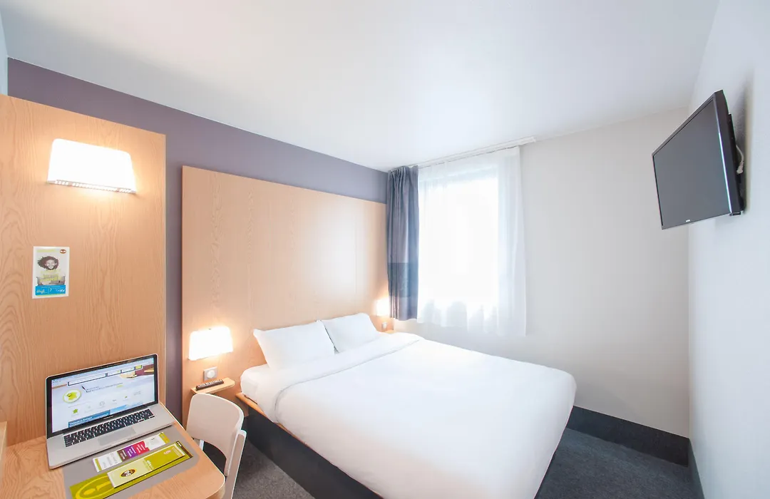 B&B HOTEL Montpellier Centre Le Millénaire-1